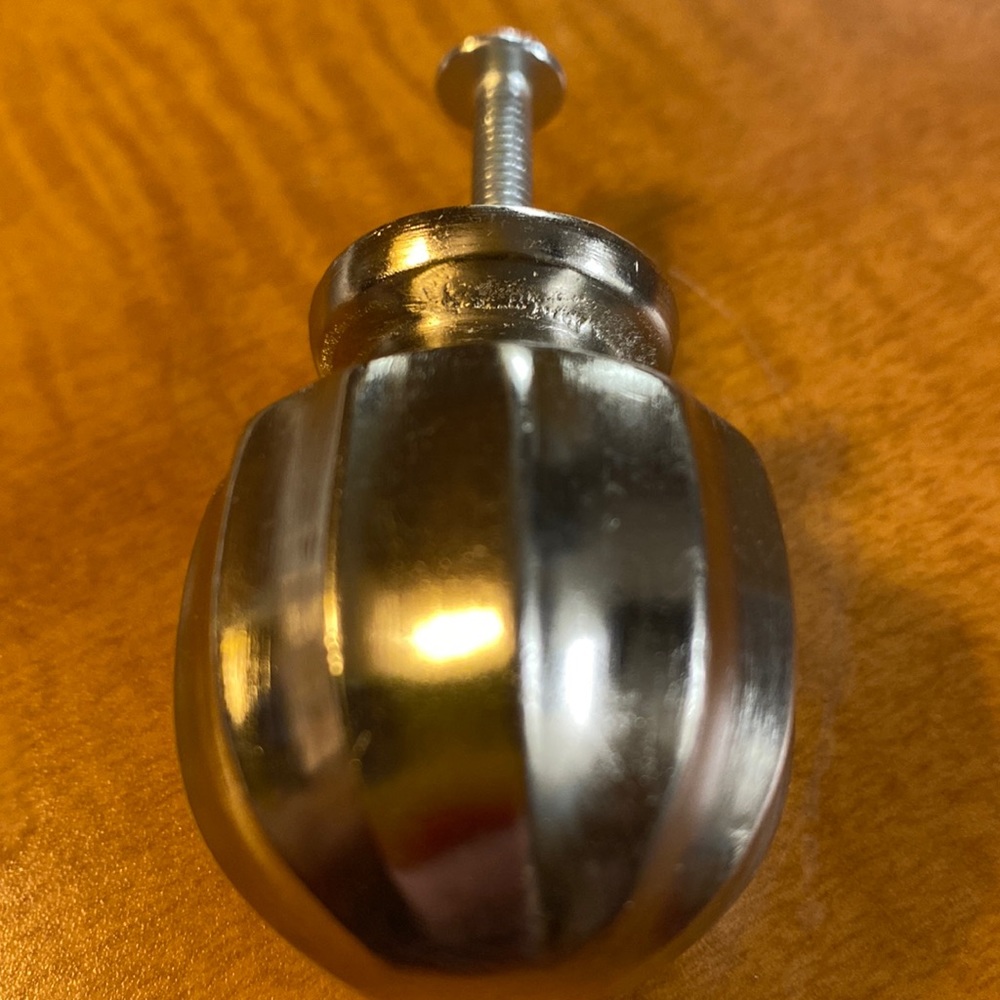 Allen and Roth 8 new satin nickel finish knobs Free shipping